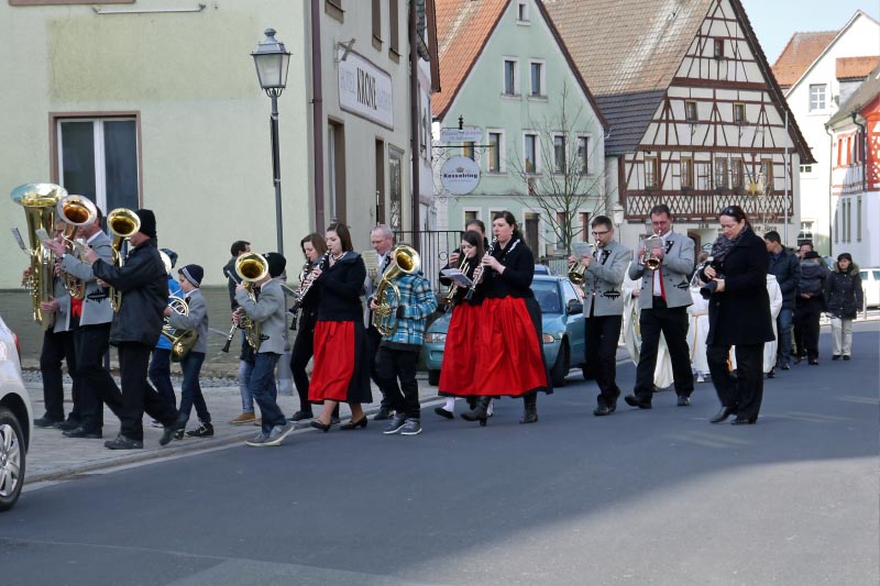 2013--KOMMUNION