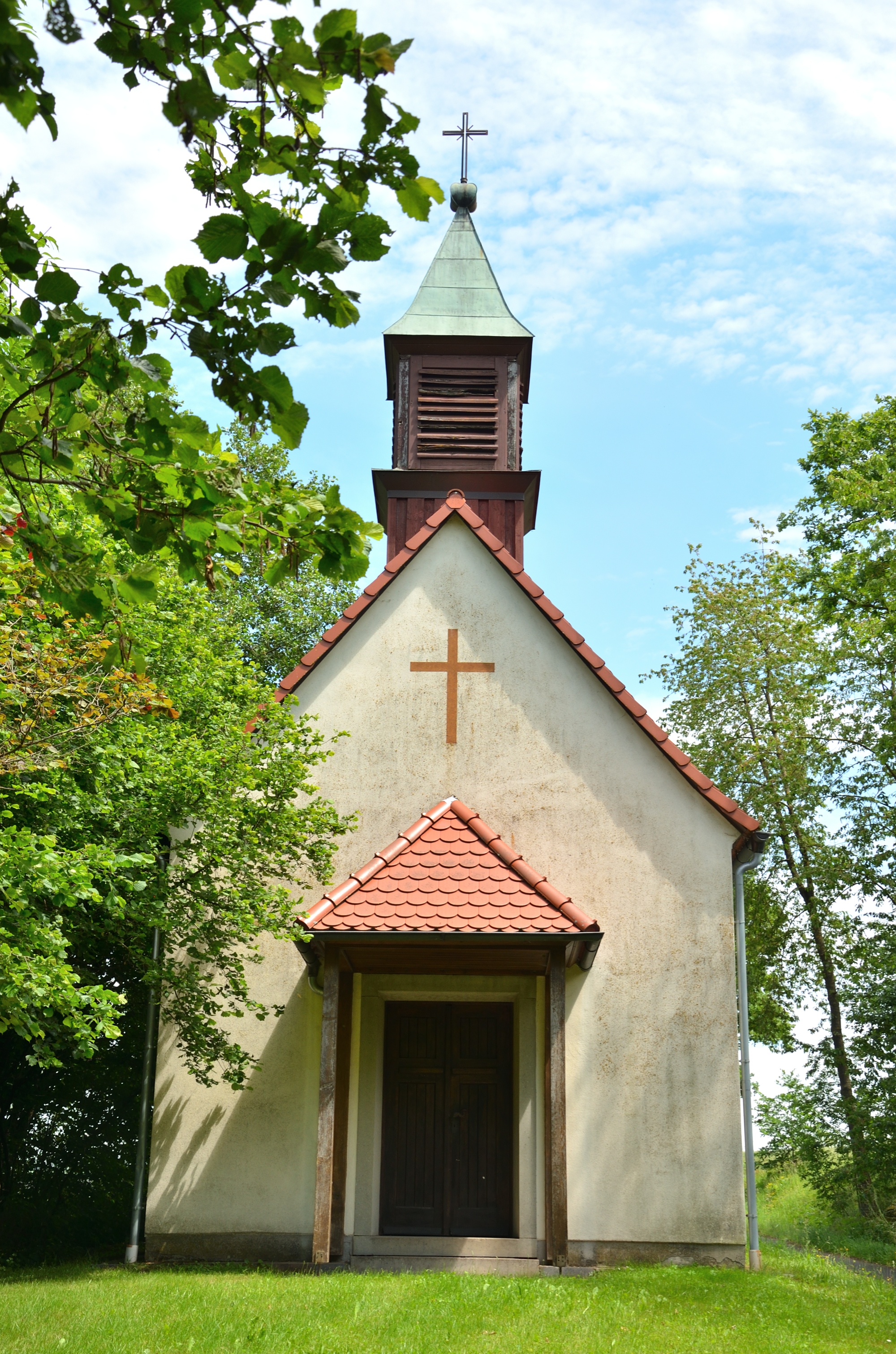 Blick auf die Kapelle in Langenberg